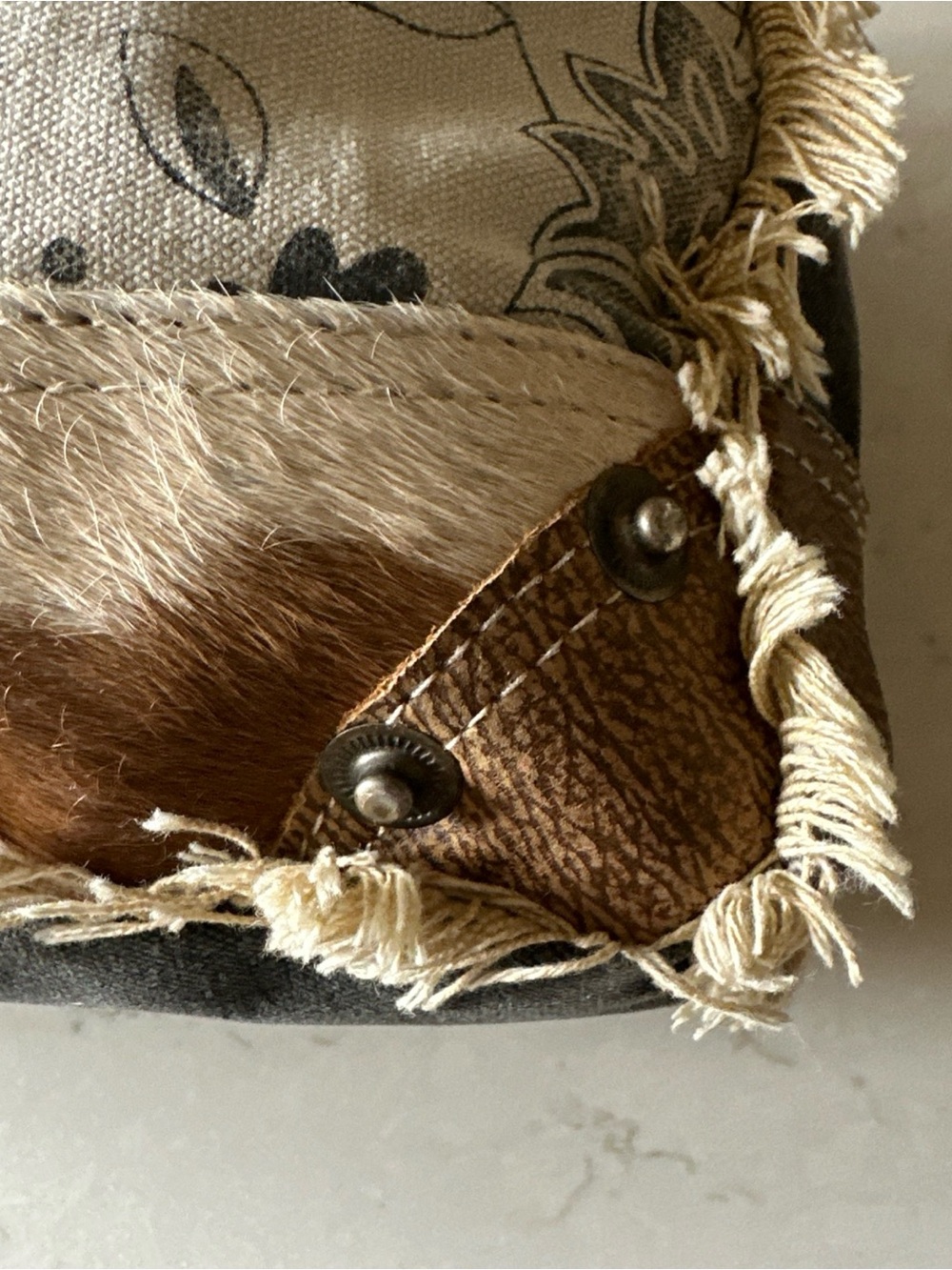 Emerald MYRA Bag Leather Handle Purse Leaf Print and Cowhide Accents - Picture 9 of 16